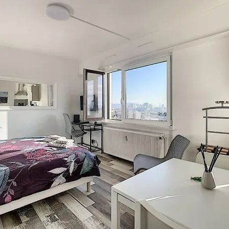 8 - Proche Tram, Bale, Autoroute Apartment
